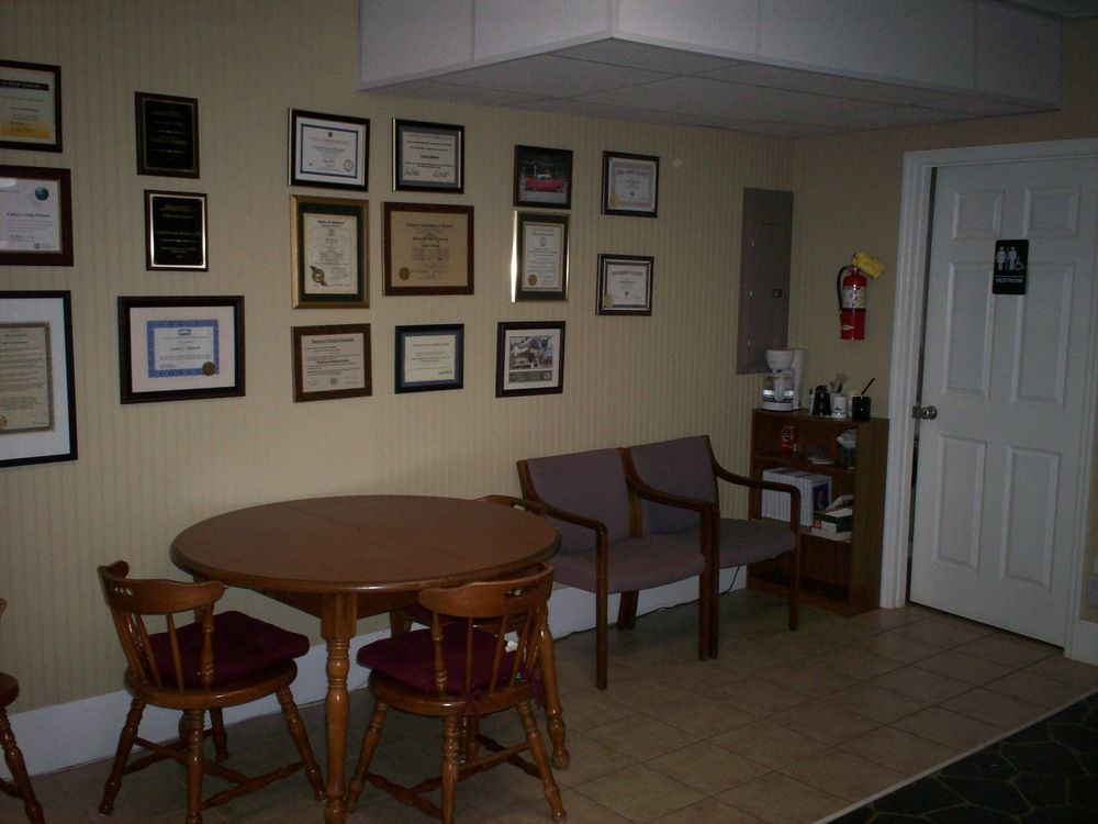 Office For Lease: 311 W Lee St, Athens, AL 35611